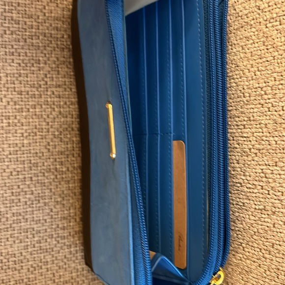 Buxton zip around wallet - Picture 4 of 5